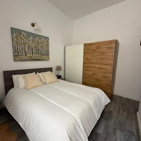 The Eyrie - L1 Apartment *