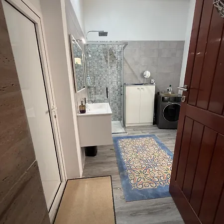 The Eyrie - L1 Apartment